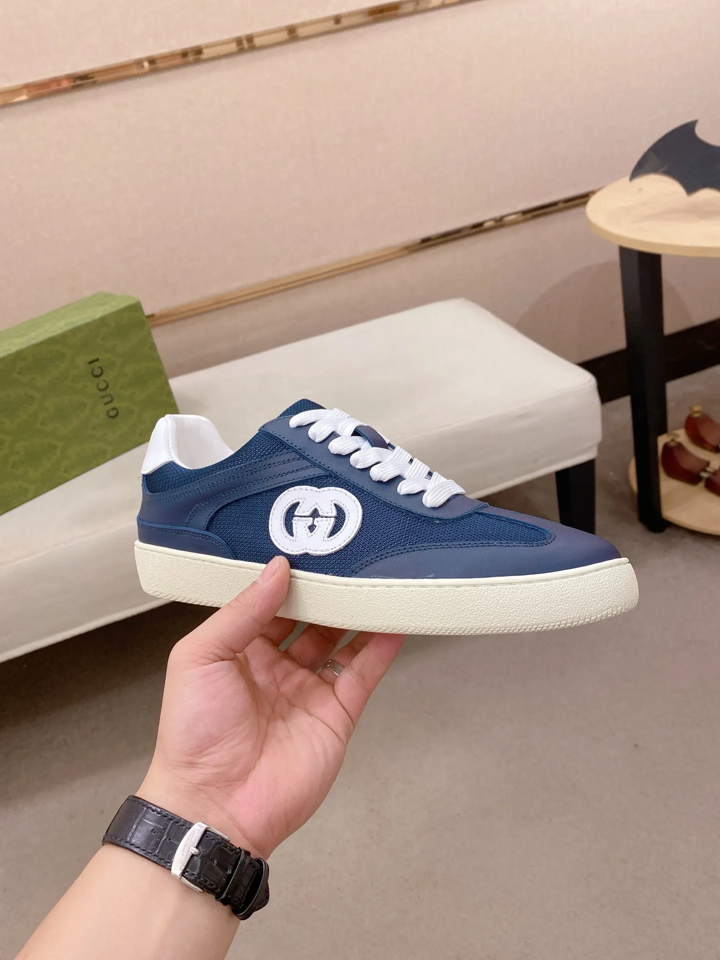 Men's clothing and shoes💰:400💰 (GUCCI) The latest model from the official website🎁🎁Casual and fashionable men's shoes👟, hot style💥The version is simple and elegant, exclusive for trendy men. The unique latest brand elements from the official website👑Original Gucci decoration, fashionable and generous, the fabric is original cowhide ✅Mesh breathable lining, the official website specifies wear-resistant casual outsole, the classic model is taken in kind at the counter🎬38-44 (can be customized for 45 non-refundable)